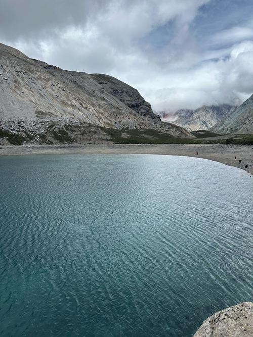稻城亚丁现在的天气,稻城亚丁现在的天气情况