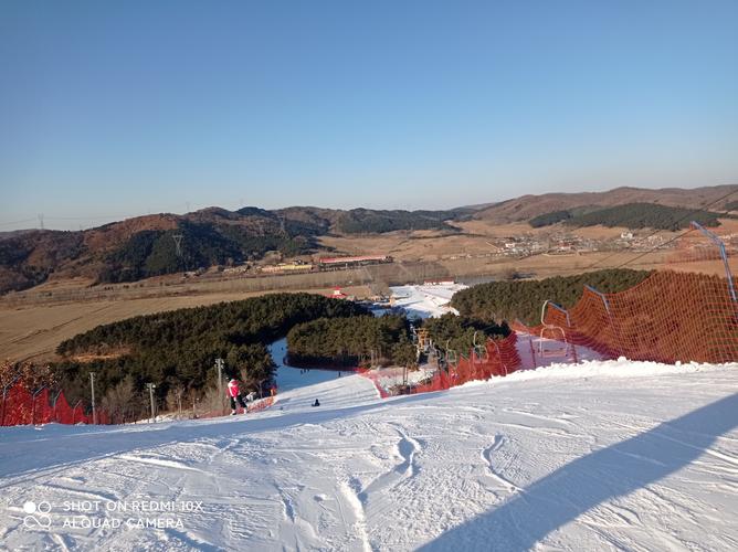 2024峨眉山雷洞坪滑雪场门票费用一览
