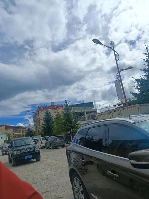 天气预报显示德钦一直小雨,请问还能看到梅里的日照金山吗...下雨出行...