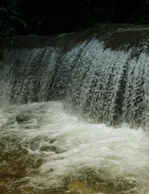 桂林怎么古东瀑布?