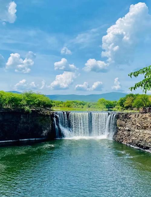 阿尔山镜泊湖旅游攻略,阿尔山镜泊湖旅游攻略