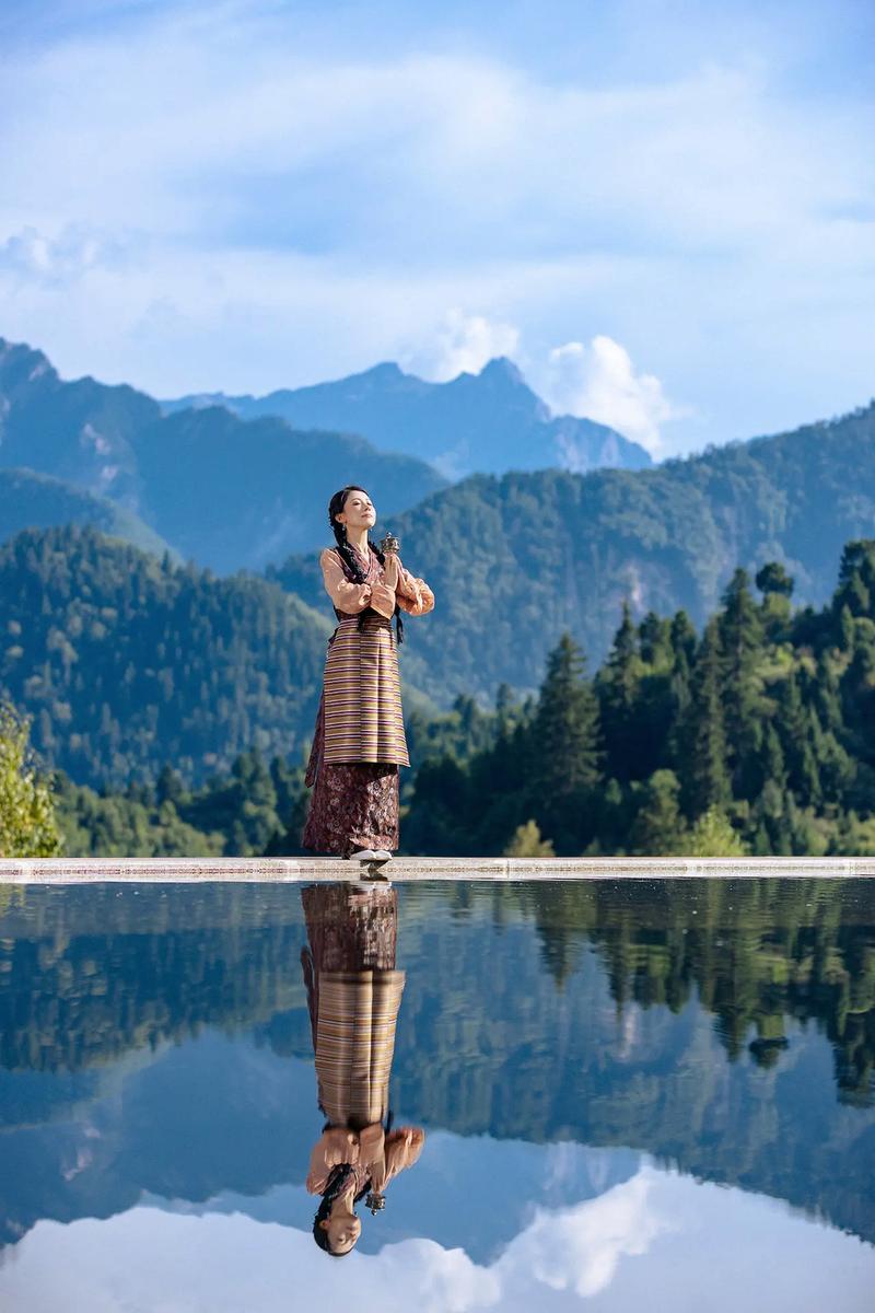 现在计划去九寨沟,穿啥样的衣服合适哟