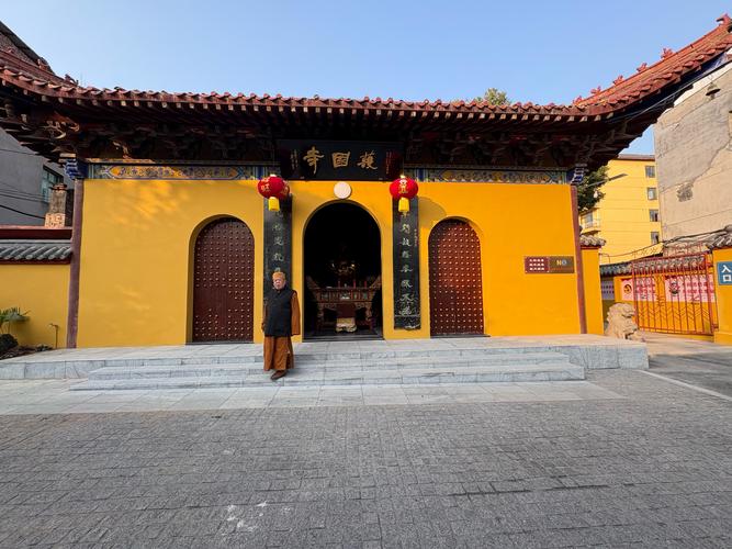 中国有一座寺庙,每天都有武警看护,它到底有何特殊的地方?