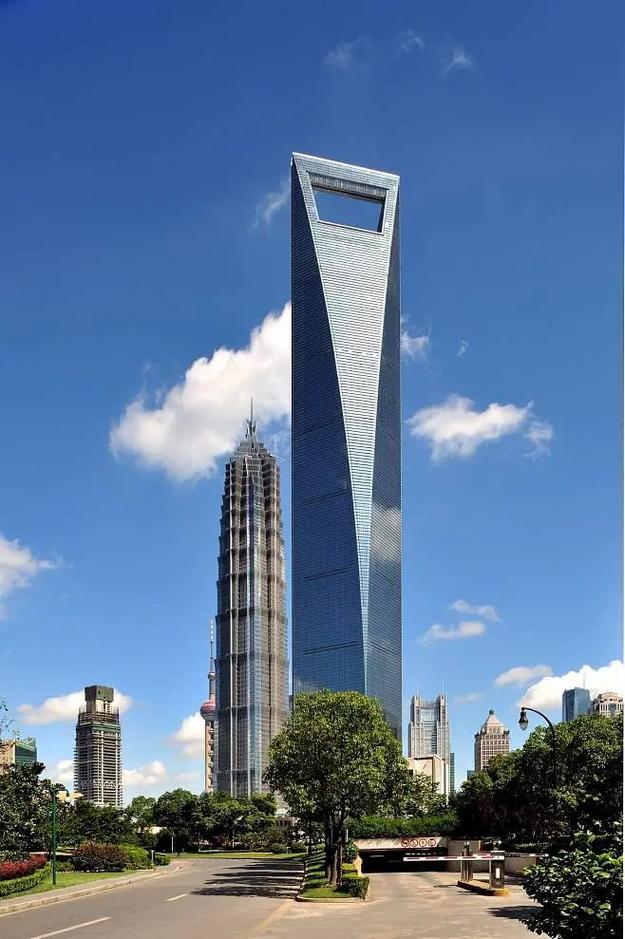 上海比较高的三座大厦叫什么