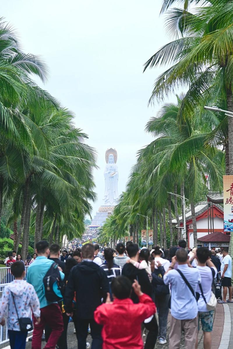 三亚过年去旅游人多吗