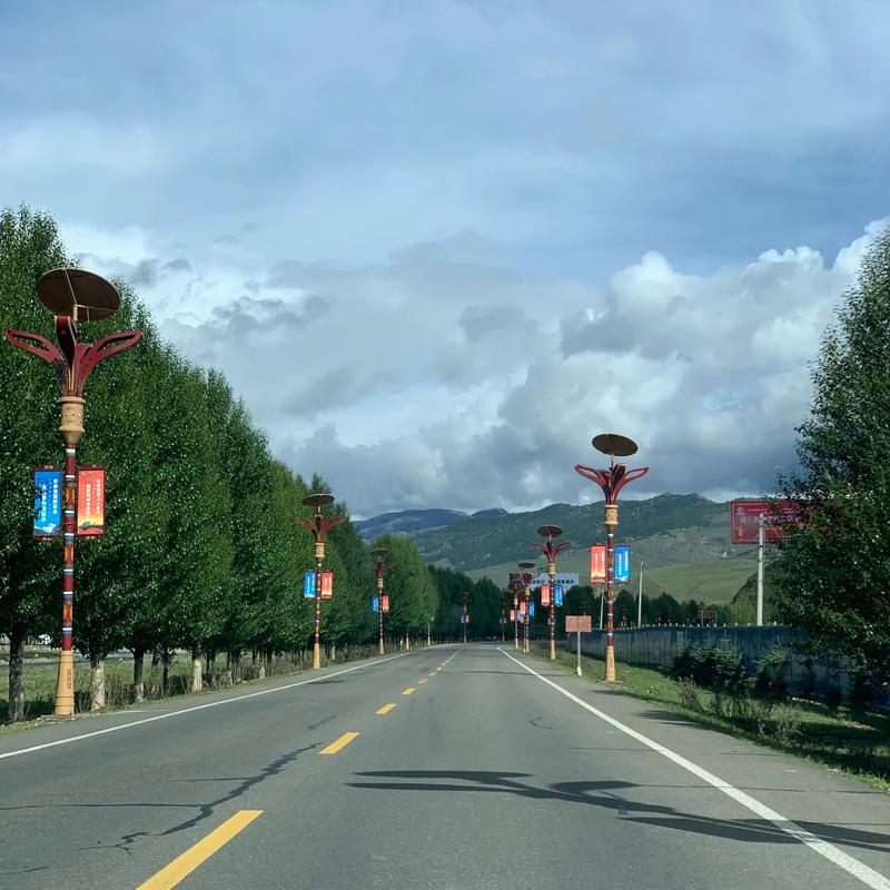 最美的国道:G318国道沿线风景图片