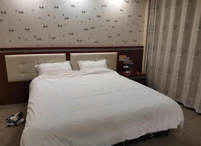 西安秦岭附近有哪些出行便利的酒店可以推荐?