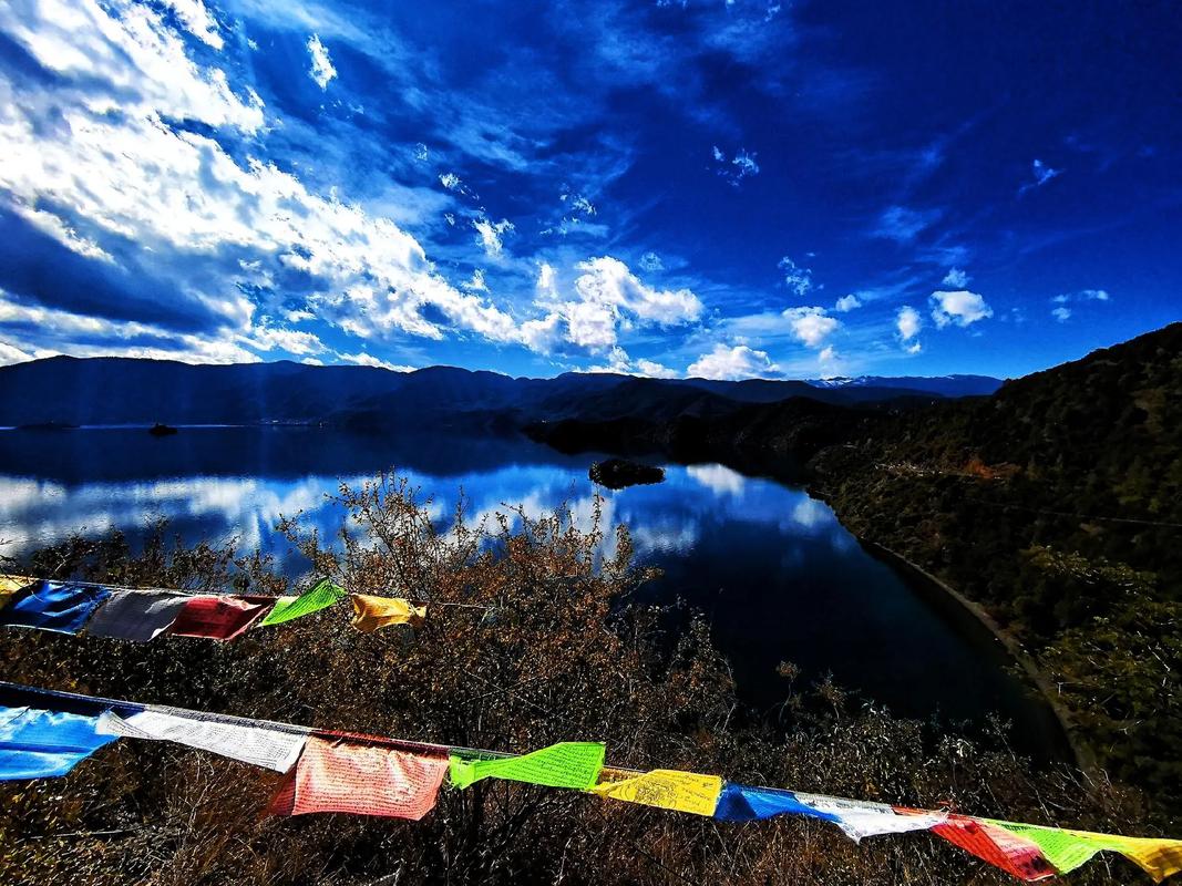 泸沽湖格姆女神山的传说