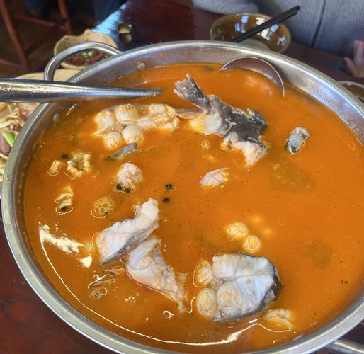 去千户苗寨只吃“酸汤鱼”就错了,满眼美味小吃,40元让你吃个够_百度...