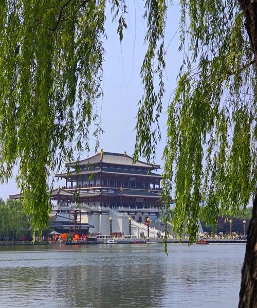 西安夜晚开车遛弯的地方_西安晚上能去的景点