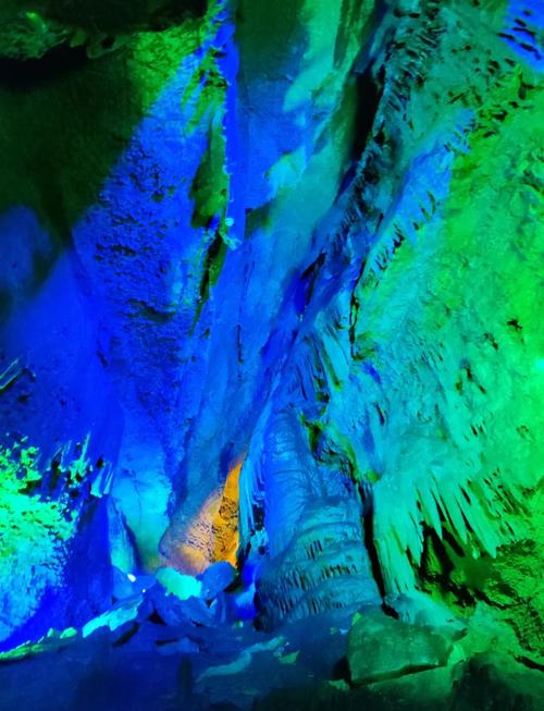 泰山地下大裂谷和沂水大峡谷哪个好