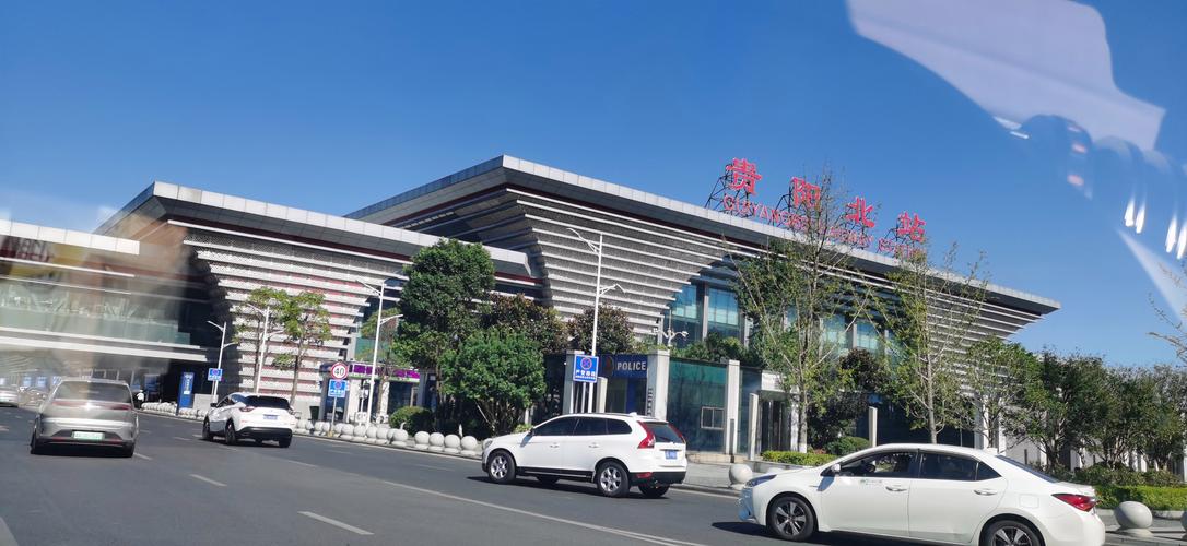 长春火车站有旅行社吗