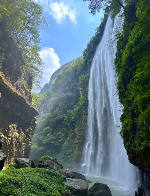 四月中旬我要去三峡,那个时候当地的气候是啥样的?