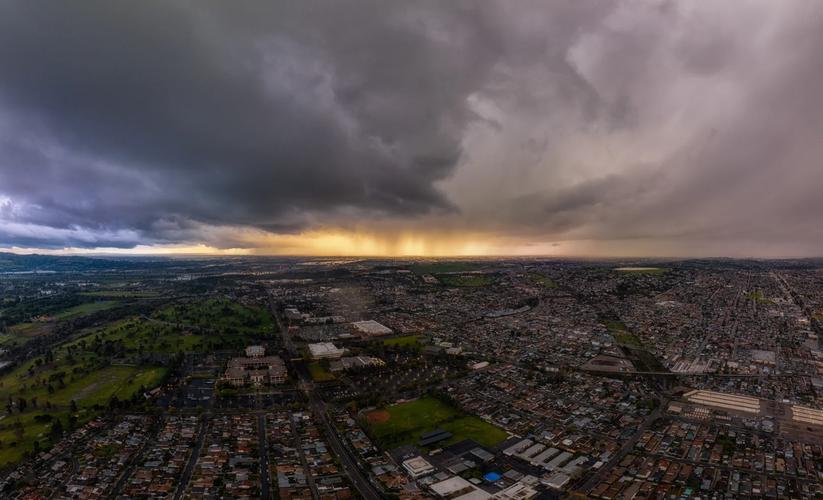 美国洛杉矶2月份的天气如何