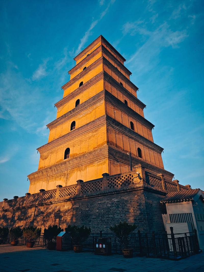 去西安旅游,景点住宿方面可以介绍一些吗?